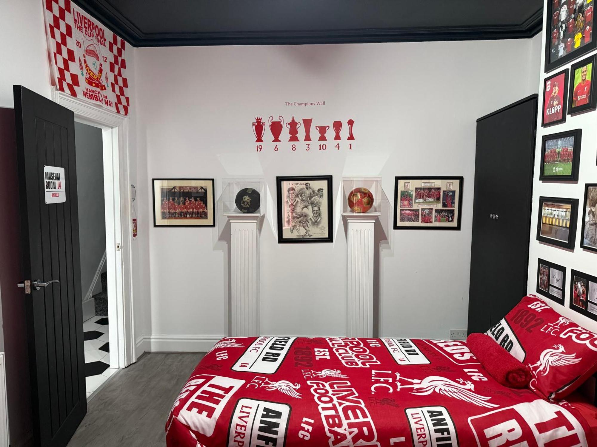 Вилла Anfield Abode - Entire Lfc Themed House Ливерпуль Экстерьер фото